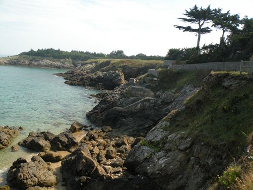  escaliers descendant dans la mer, entre Saint-Enogat et Saint-Lunaire